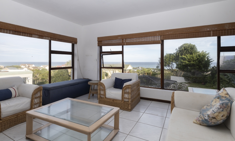 8 Bedroom Property for Sale in West Beach Eastern Cape